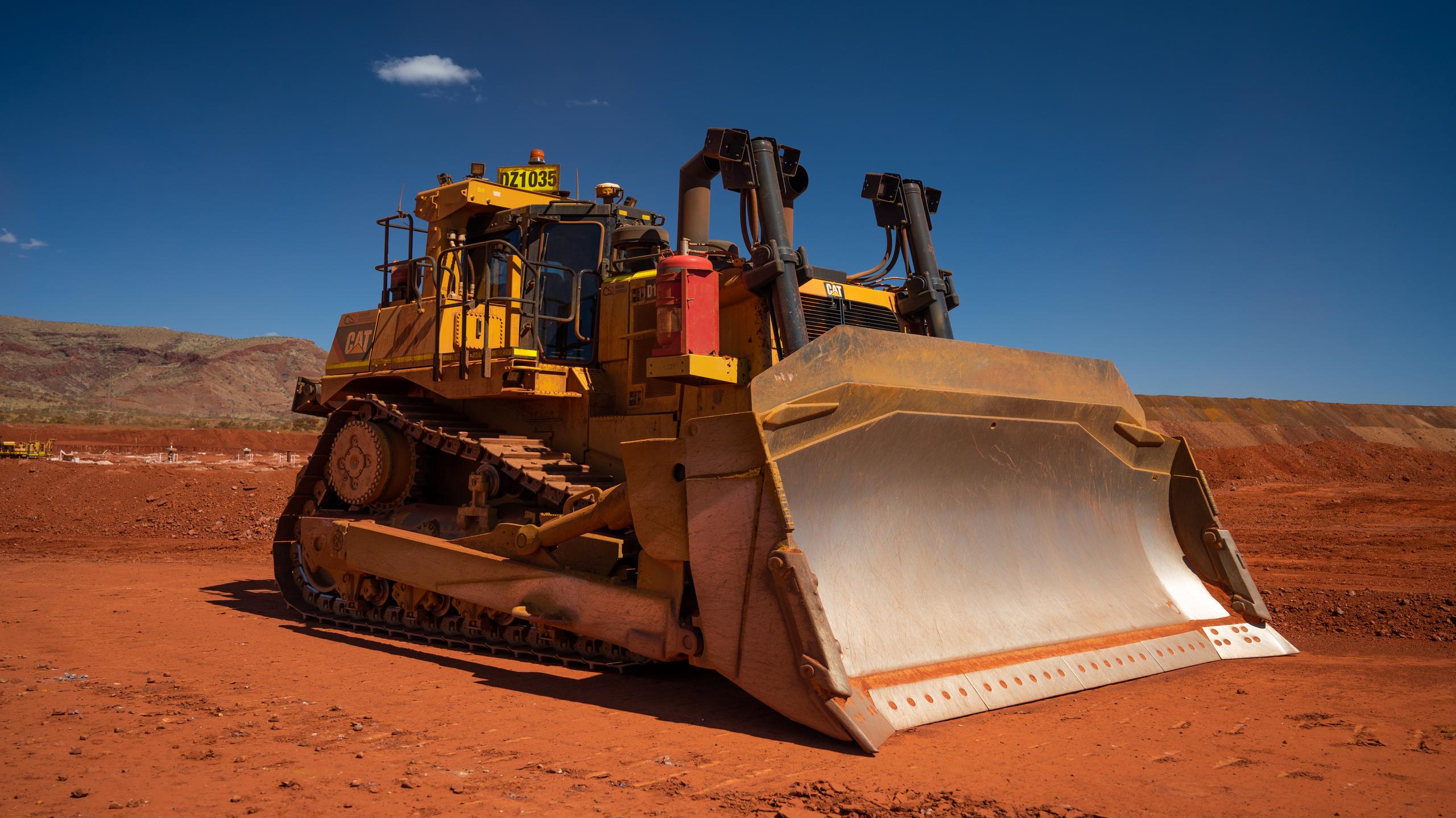 Dozer wear parts Australia – cutting edges and end bits operating in mining conditions