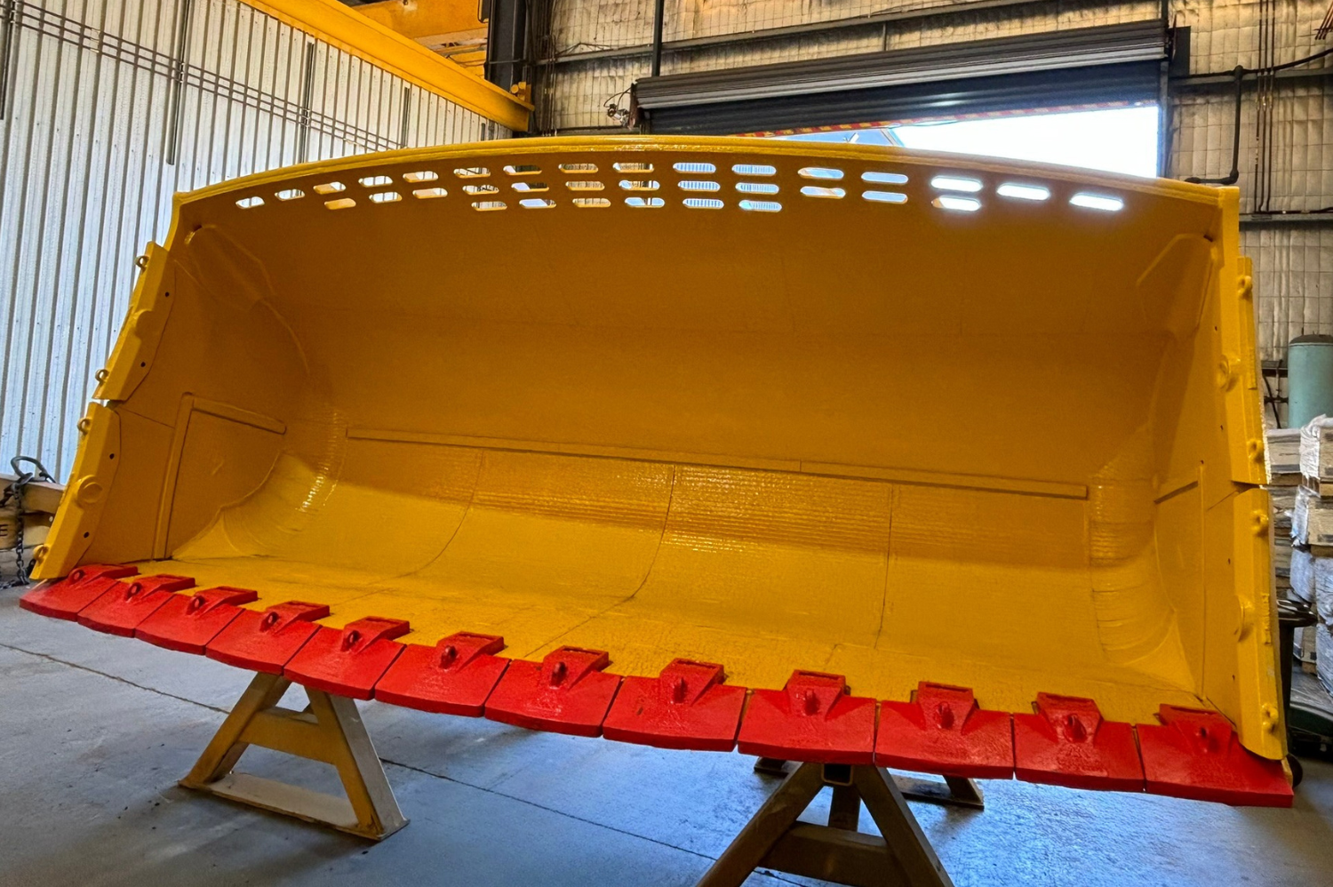 Loader wear parts Australia – bucket GET installed on mining equipment